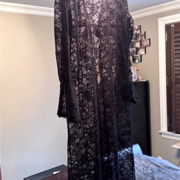 🖤 Exquisite Vintage Victorian Sheer Sexy Black Lace Robe by Victoria's Secret 🖤 - Picture 9 of 16